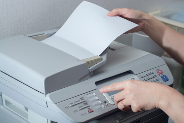 Bürodrucker im Einsatz mit FaxSuite – Dokumente digital als Fax versenden